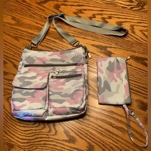 Baggallini crossbody purse